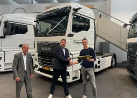Al 60 jaar MAN-klant en nu de eerste eTGX: D. Suykerbuyk Transport kiest voor elektrisch